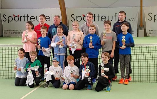 Kleinfeld-Tennisturnier des TC Milstenau und Sportteufel